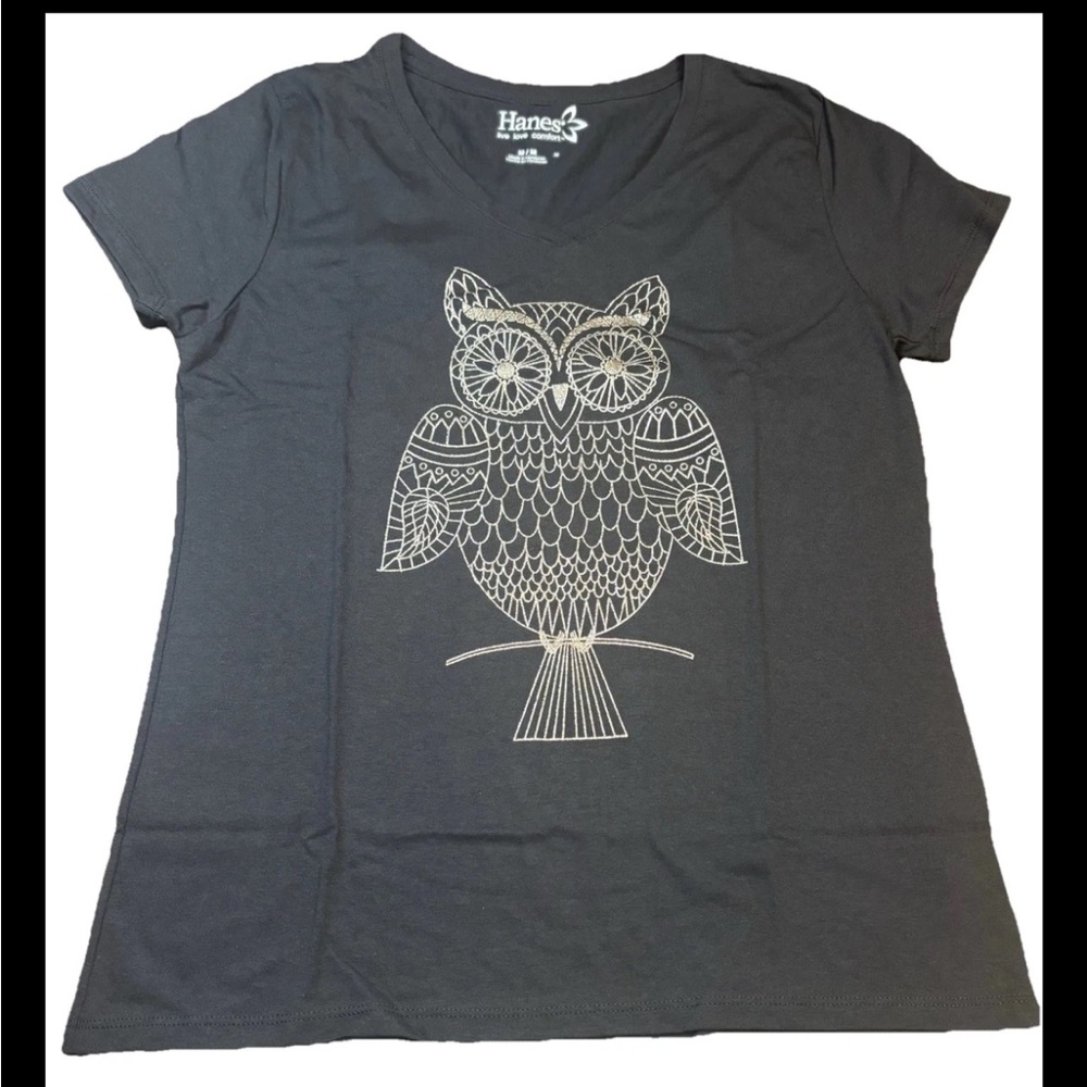 Hanes Live Love Comfort Woman’s Black Owl Design Tee size Medium.